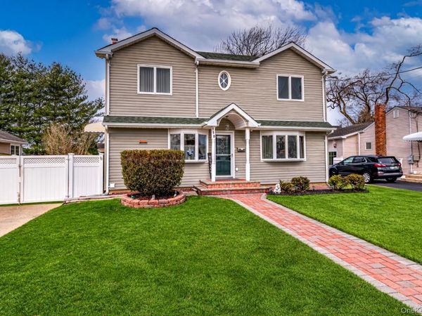150 Park Lane, Massapequa, NY 11758