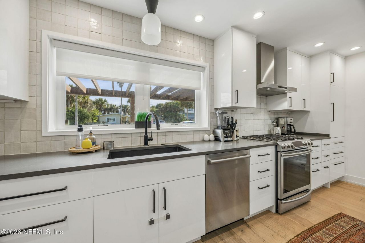 121 32nd Avenue S, Jacksonville Beach, FL 32250 Photo