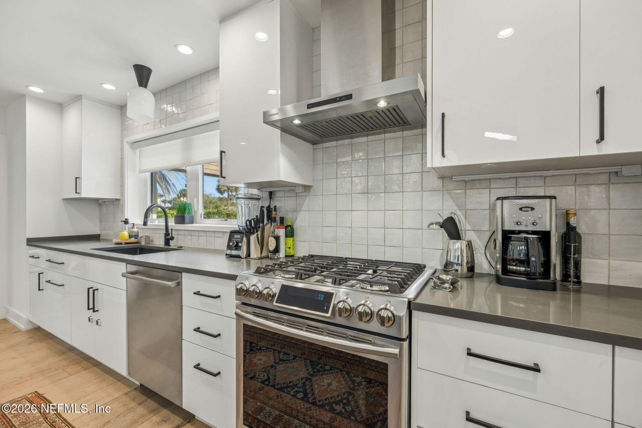 121 32nd Avenue S, Jacksonville Beach, FL 32250 Photo