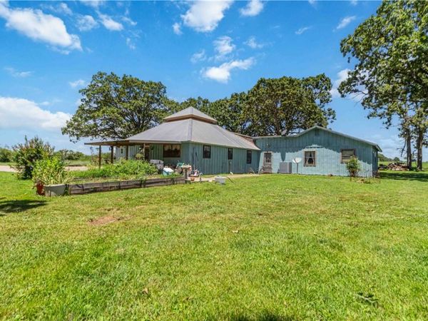 18040 E Holt Road , Lincoln, AR 72744