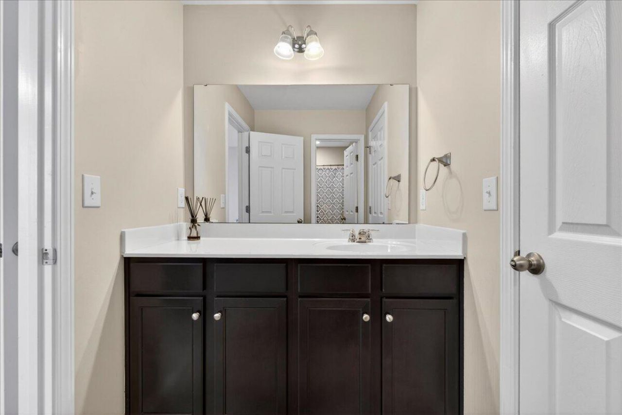 1684 Eider Down Drive Photo 20