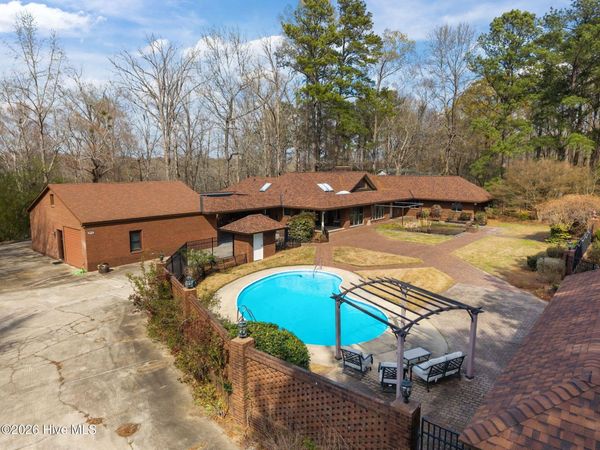 2875 Drake Mallard Drive, Grimesland, NC 27837
