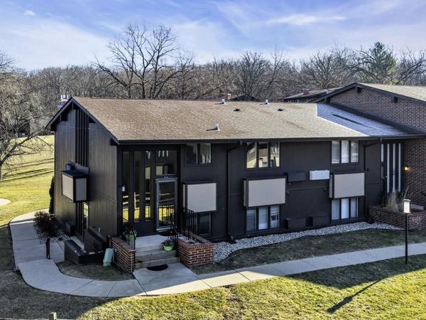 80 Lausanne COURT, Unit 80-08, Lake Geneva, WI 53147