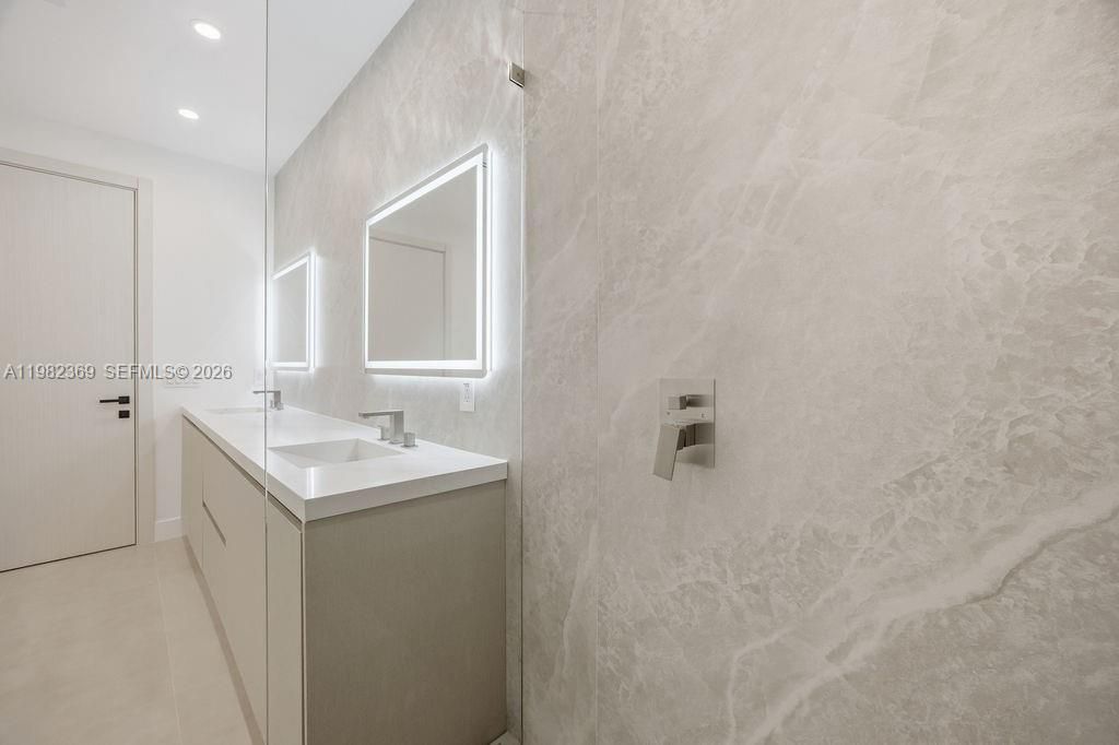 1321 NE 13th Ave, Unit 1321, Fort Lauderdale, FL 33304 Photo