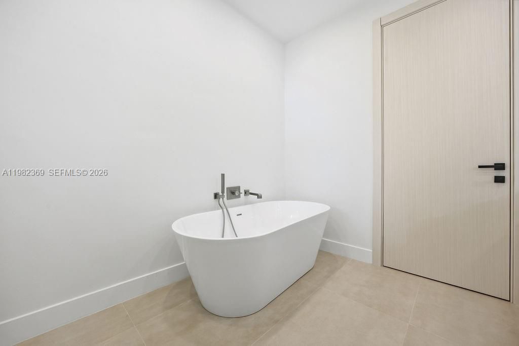 1321 NE 13th Ave, Unit 1321, Fort Lauderdale, FL 33304 Photo