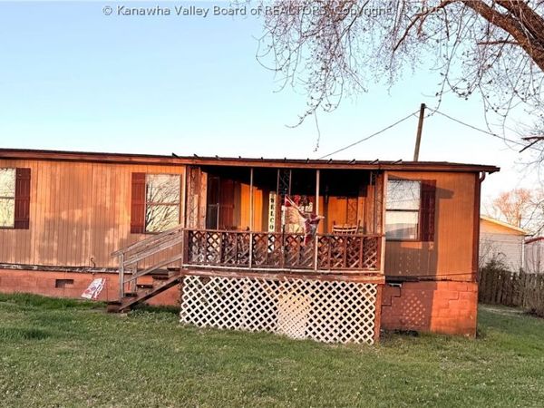 19 Lee Circle, Hurricane, WV 25526