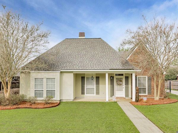 10841 Classique Dr, Baton Rouge, LA 70815