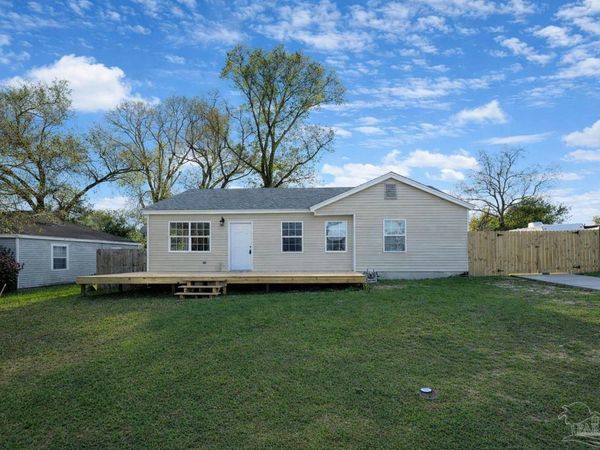 132 Elm St, Pensacola, FL 32506
