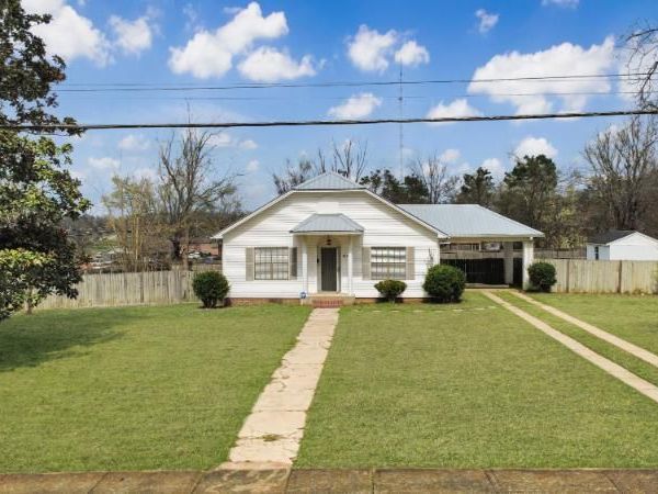 508 Adams St., Booneville, MS 38829