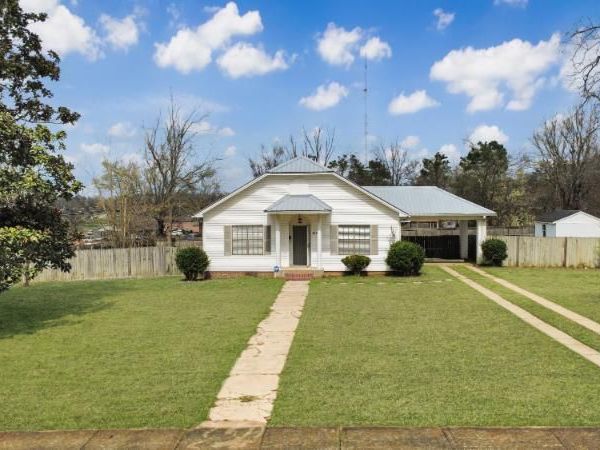 508 Adams St., Booneville, MS 38829