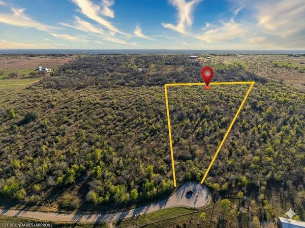 14 Spanish Oaks BLVD , Lockhart, TX 78644