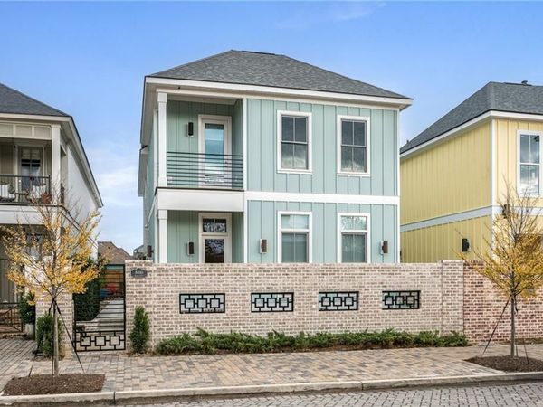 560 BOCAGE Court , Covington, LA 70433