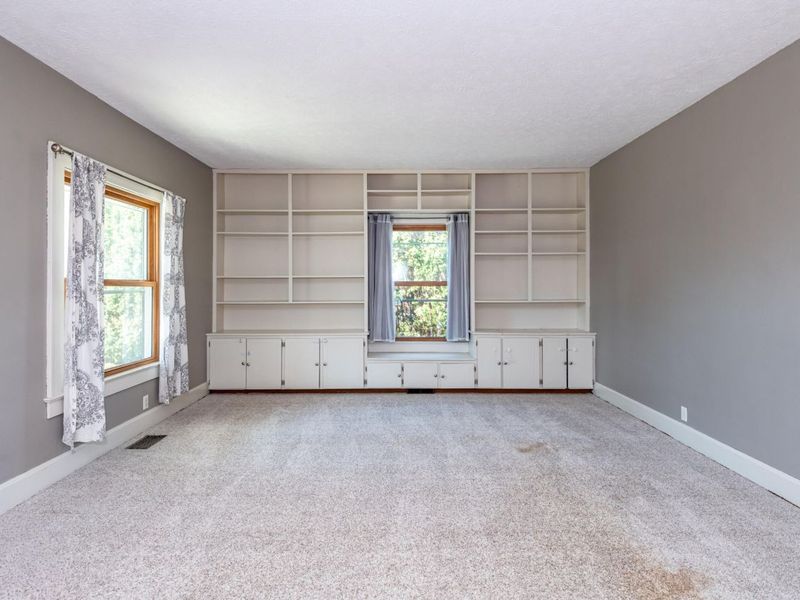 439 W Main Street, Tipp City, OH 45371 Photo 8