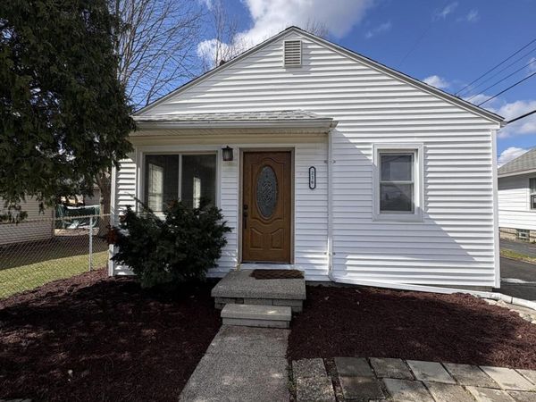 216 Haze Street, Lansing, MI 48917