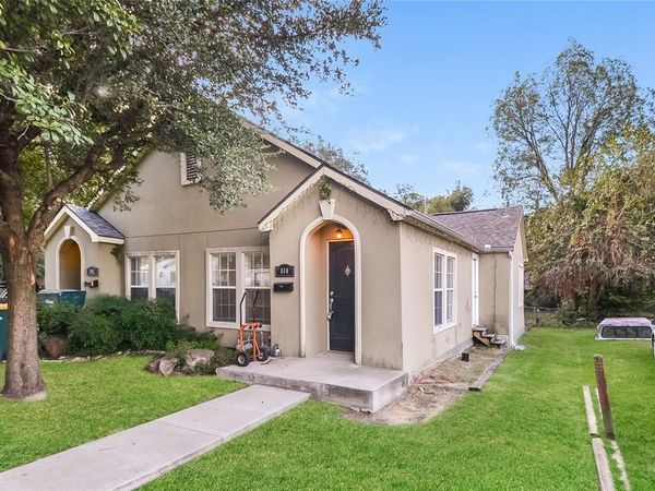 814 W College Street, Sherman, TX 75092