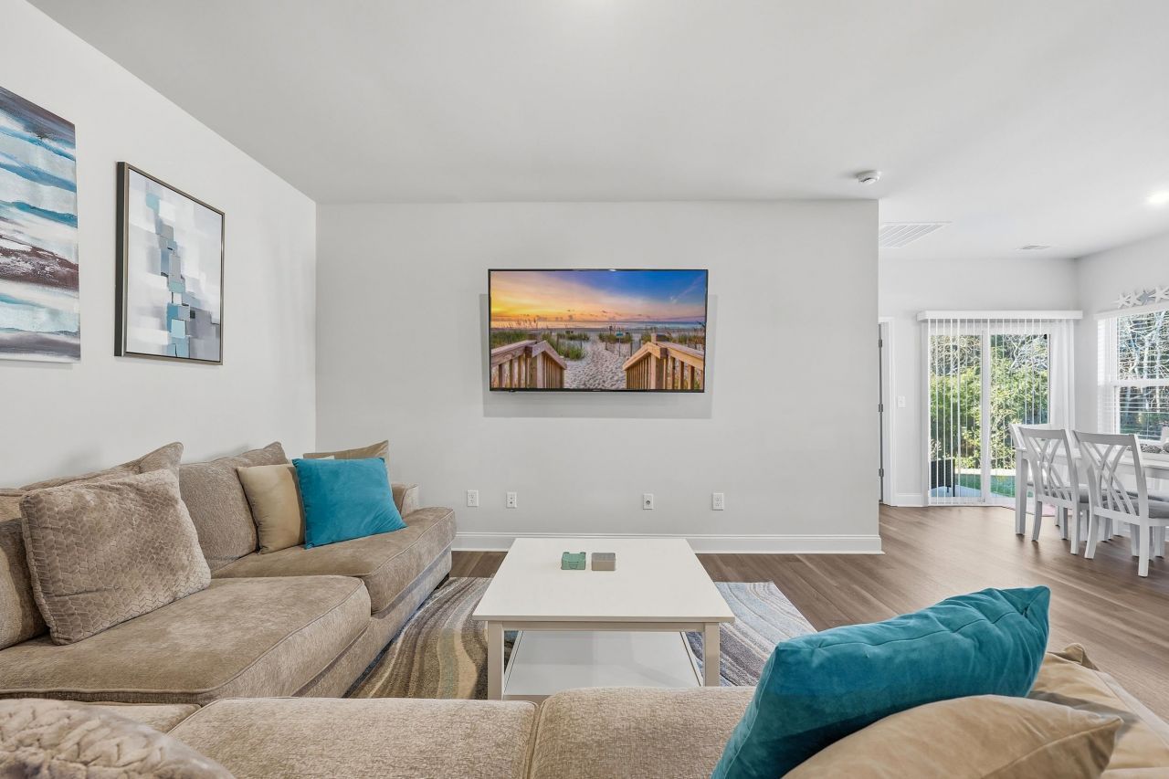 487 Waterend Dr. Photo 4