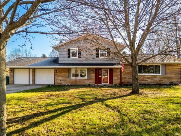 5822 W Hellis Drive, Muncie, IN 47304