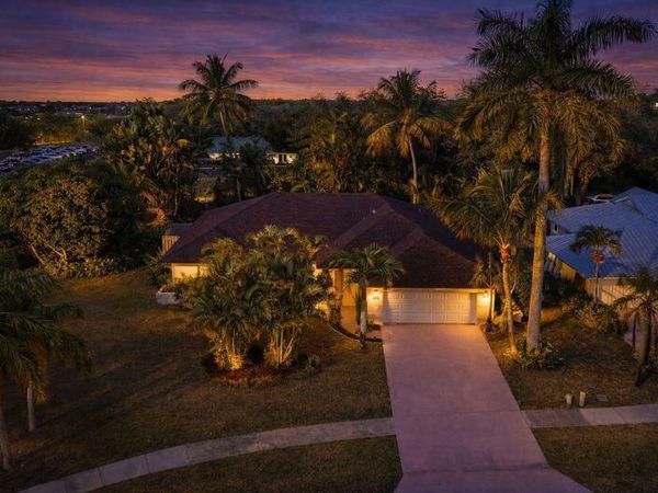 2700 Yarmouth Drive, Wellington, FL 33414