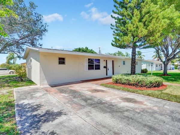 113 SE 14th Street, Deerfield Beach, FL 33441