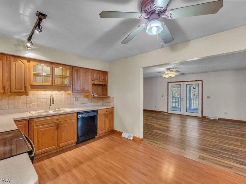 811 Tarry Lane, Amherst, OH 44001 Photo 11