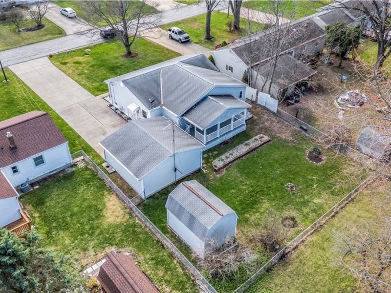 811 Tarry Lane, Amherst, OH 44001 Photo 2