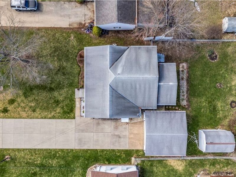 811 Tarry Lane, Amherst, OH 44001 Photo 3