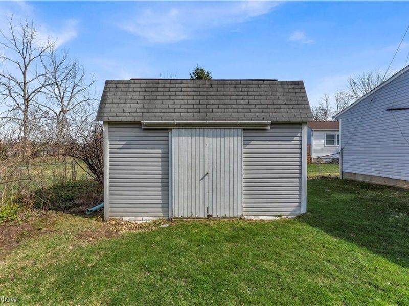 811 Tarry Lane, Amherst, OH 44001 Photo 34