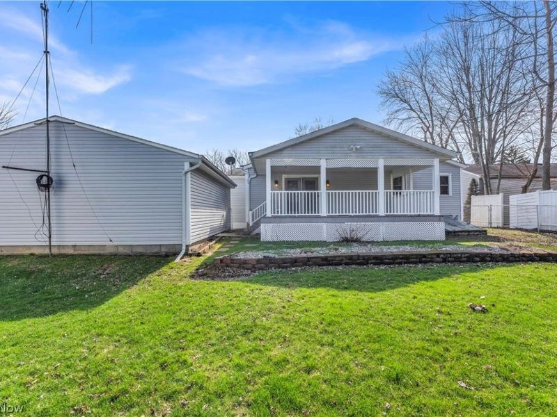 811 Tarry Lane, Amherst, OH 44001 Photo 4