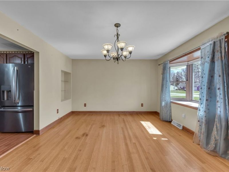 811 Tarry Lane, Amherst, OH 44001 Photo 9