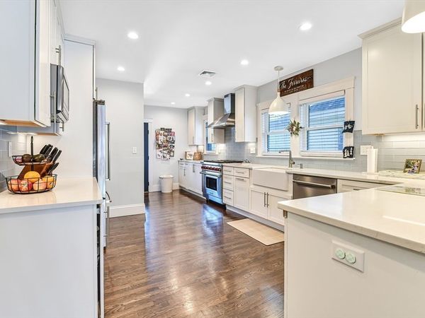 58 Metropolitan Ave, Unit 2, Boston, MA 02131