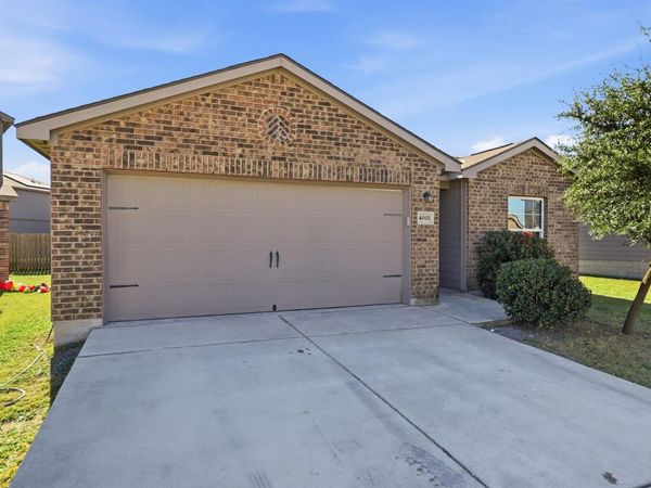 4001 Cressler LN , Unit 15G, Jarrell, TX 76537