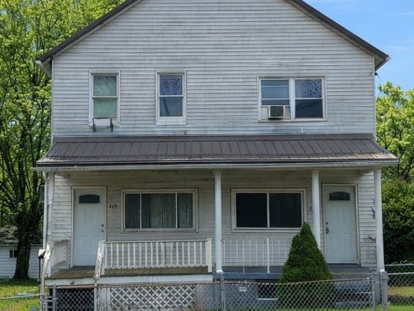 458-460 1st St., Vestaburg, PA 15368