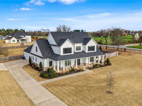 4001 Rolling Meadows Drive, Rogers, AR 72756