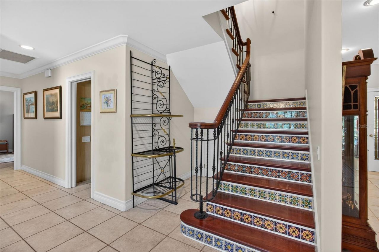 1100 Tortuga Circle Ne, Saint Petersburg, FL 33702 Photo