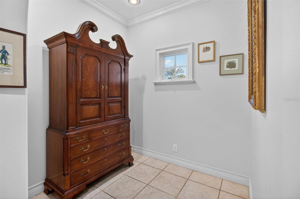 1100 Tortuga Circle Ne, Saint Petersburg, FL 33702 Photo