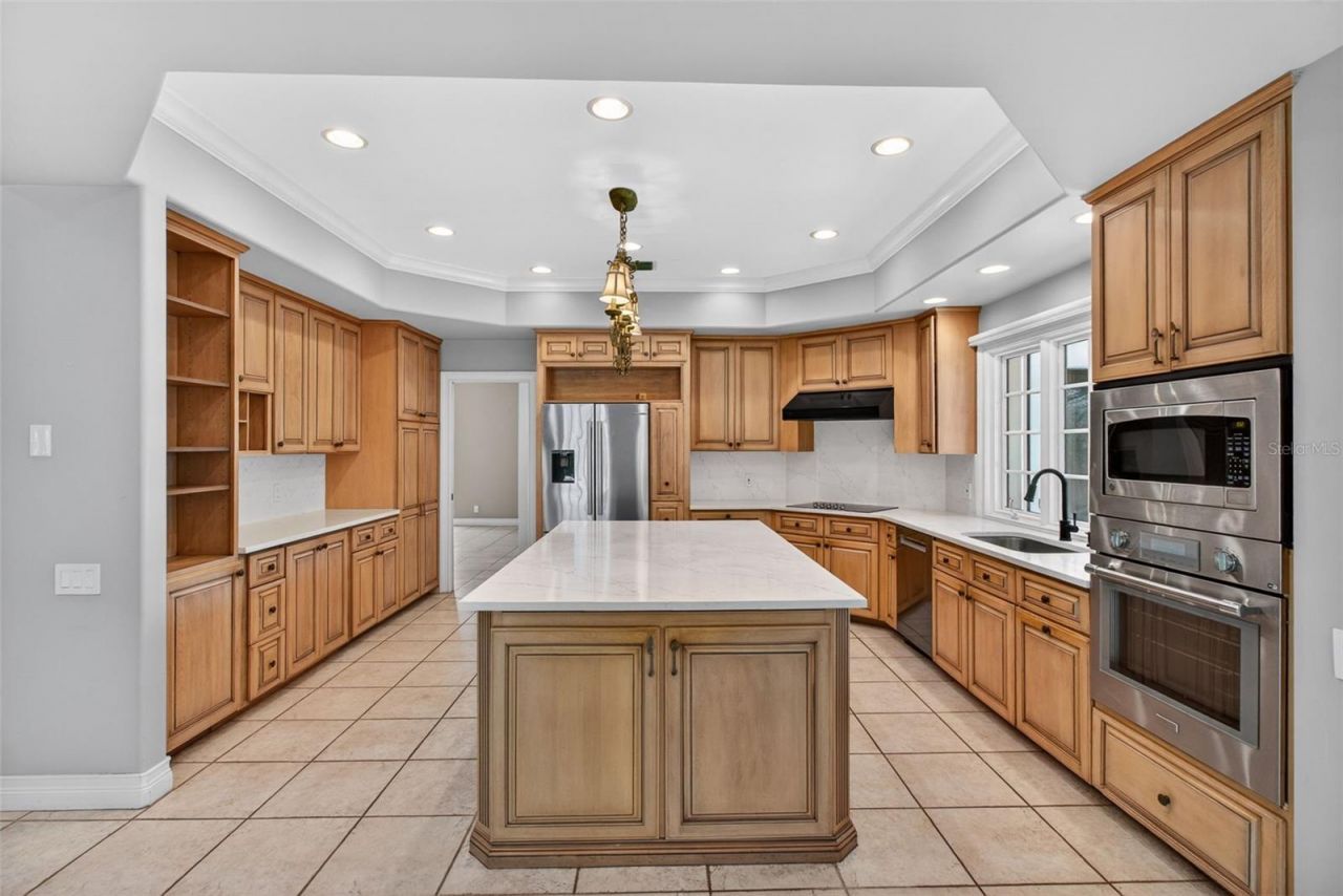 1100 Tortuga Circle Ne, Saint Petersburg, FL 33702 Photo