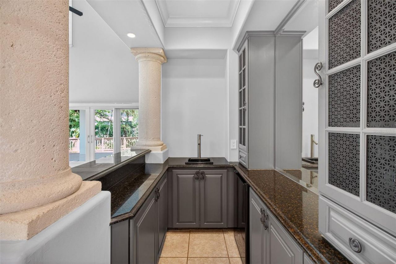1100 Tortuga Circle Ne, Saint Petersburg, FL 33702 Photo