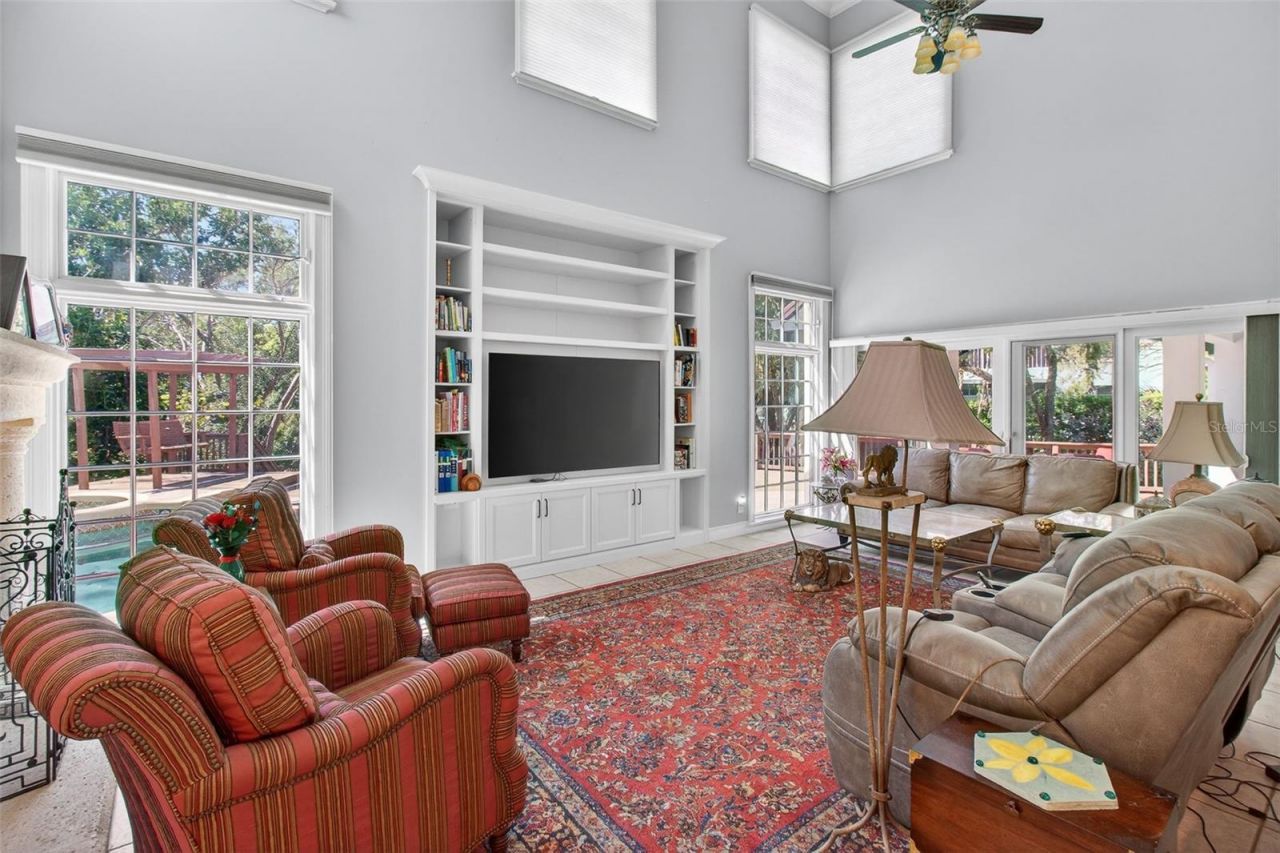 1100 Tortuga Circle Ne, Saint Petersburg, FL 33702 Photo