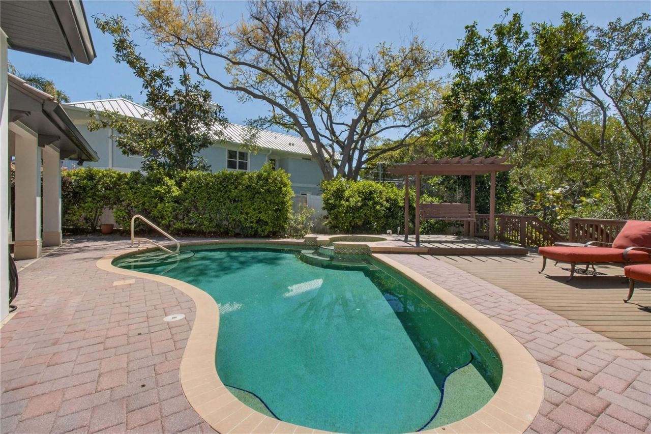 1100 Tortuga Circle Ne, Saint Petersburg, FL 33702 Photo