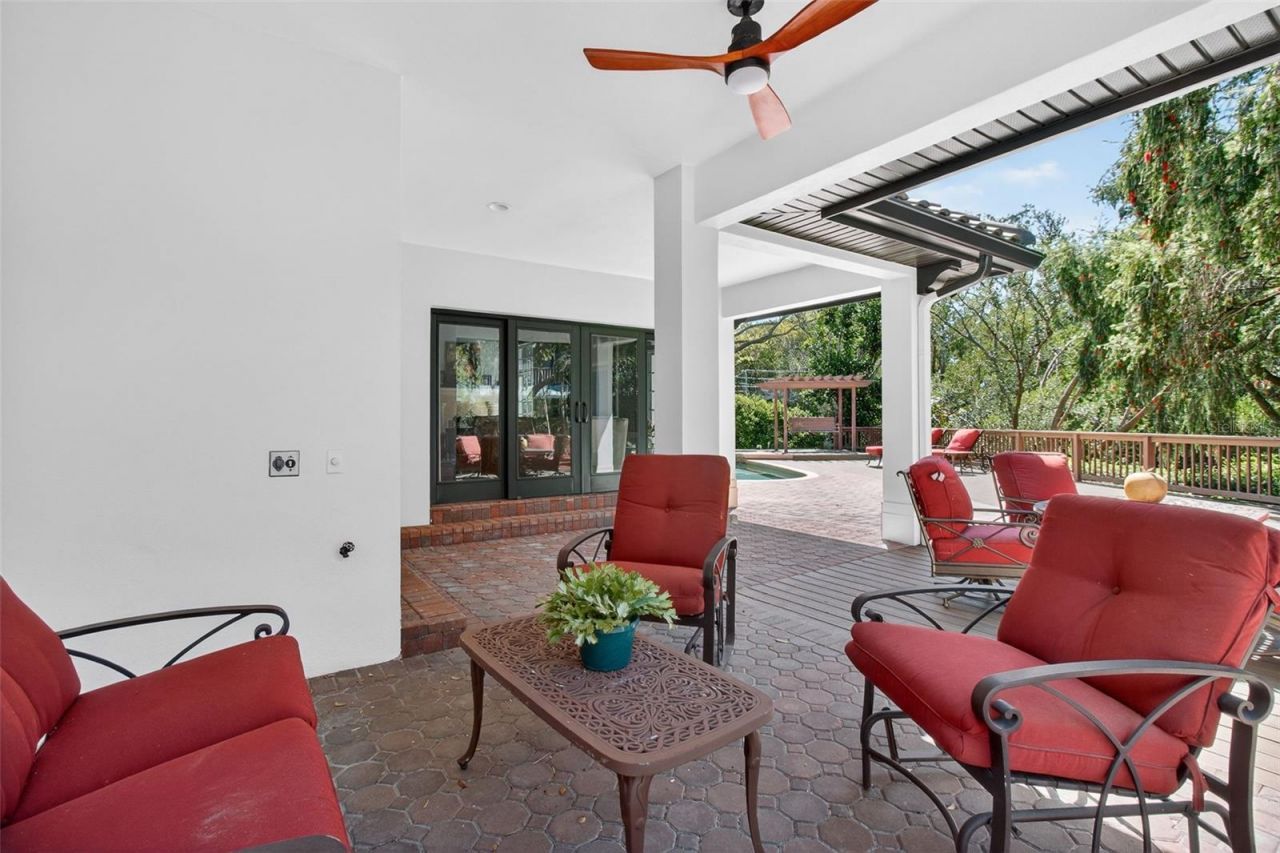 1100 Tortuga Circle Ne, Saint Petersburg, FL 33702 Photo