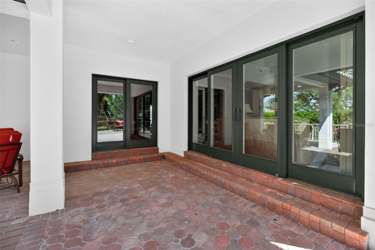 1100 Tortuga Circle Ne, Saint Petersburg, FL 33702 Photo