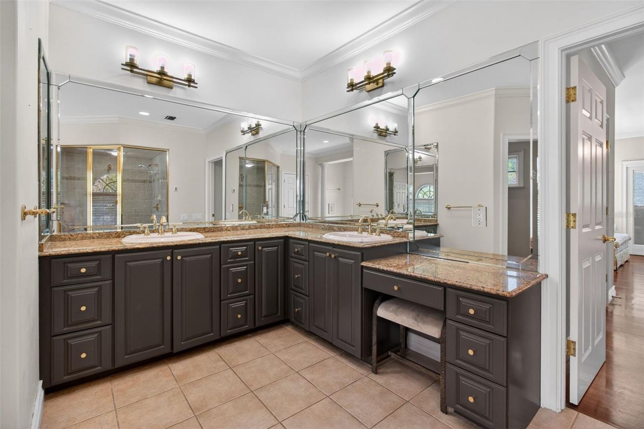 1100 Tortuga Circle Ne, Saint Petersburg, FL 33702 Photo