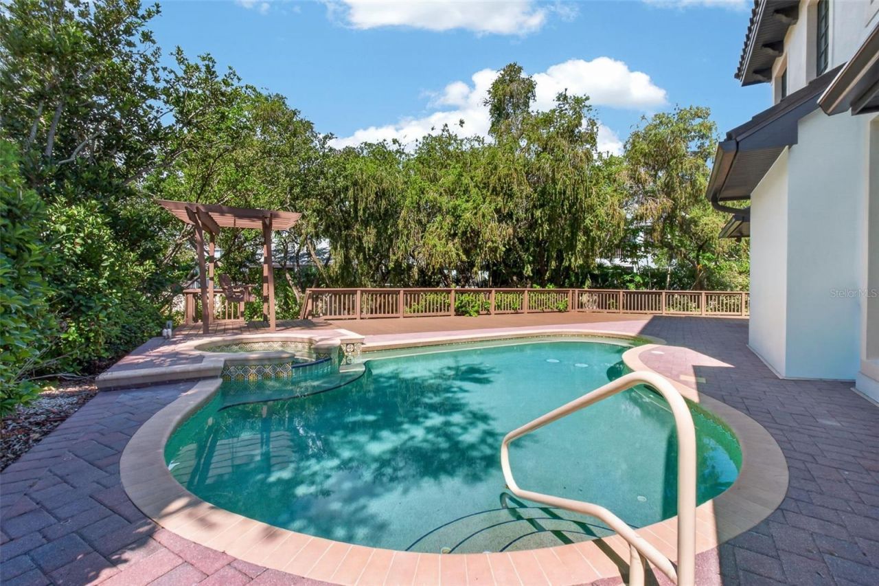 1100 Tortuga Circle Ne, Saint Petersburg, FL 33702 Photo
