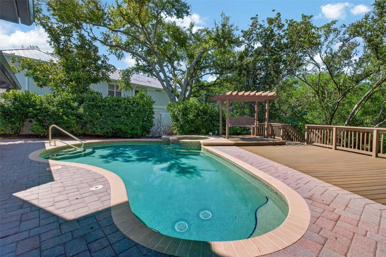 1100 Tortuga Circle Ne, Saint Petersburg, FL 33702 Photo