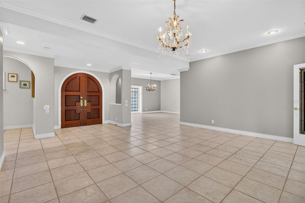 1100 Tortuga Circle Ne, Saint Petersburg, FL 33702 Photo