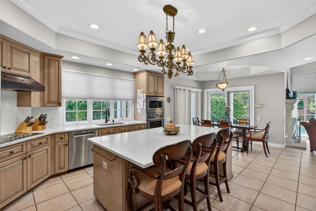 1100 Tortuga Circle Ne, Saint Petersburg, FL 33702 Photo