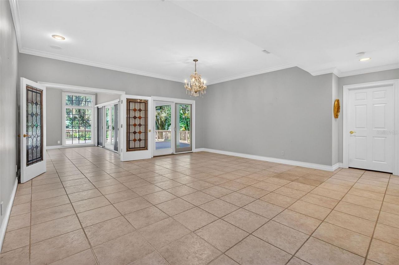 1100 Tortuga Circle Ne, Saint Petersburg, FL 33702 Photo