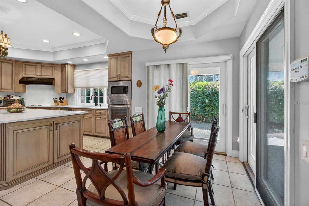 1100 Tortuga Circle Ne, Saint Petersburg, FL 33702 Photo