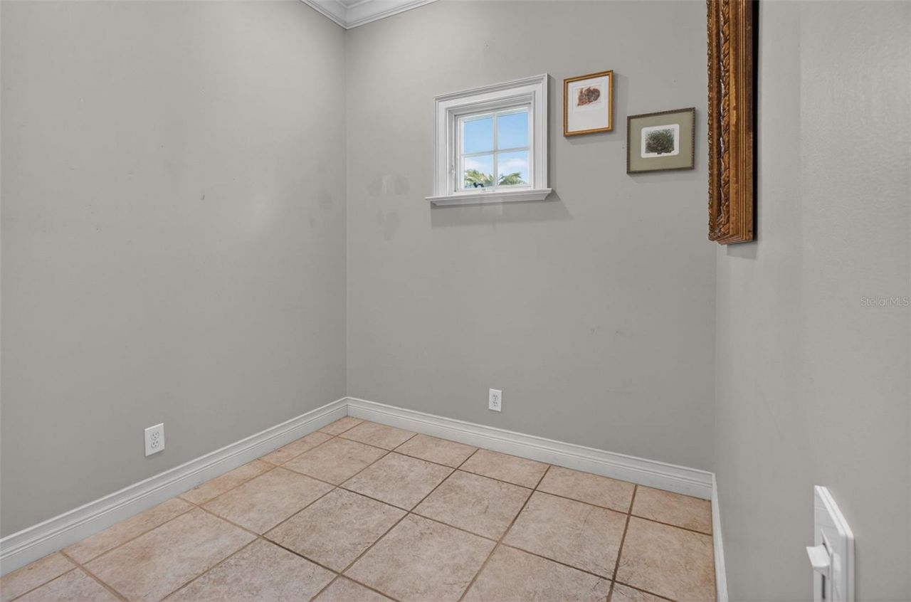 1100 Tortuga Circle Ne, Saint Petersburg, FL 33702 Photo