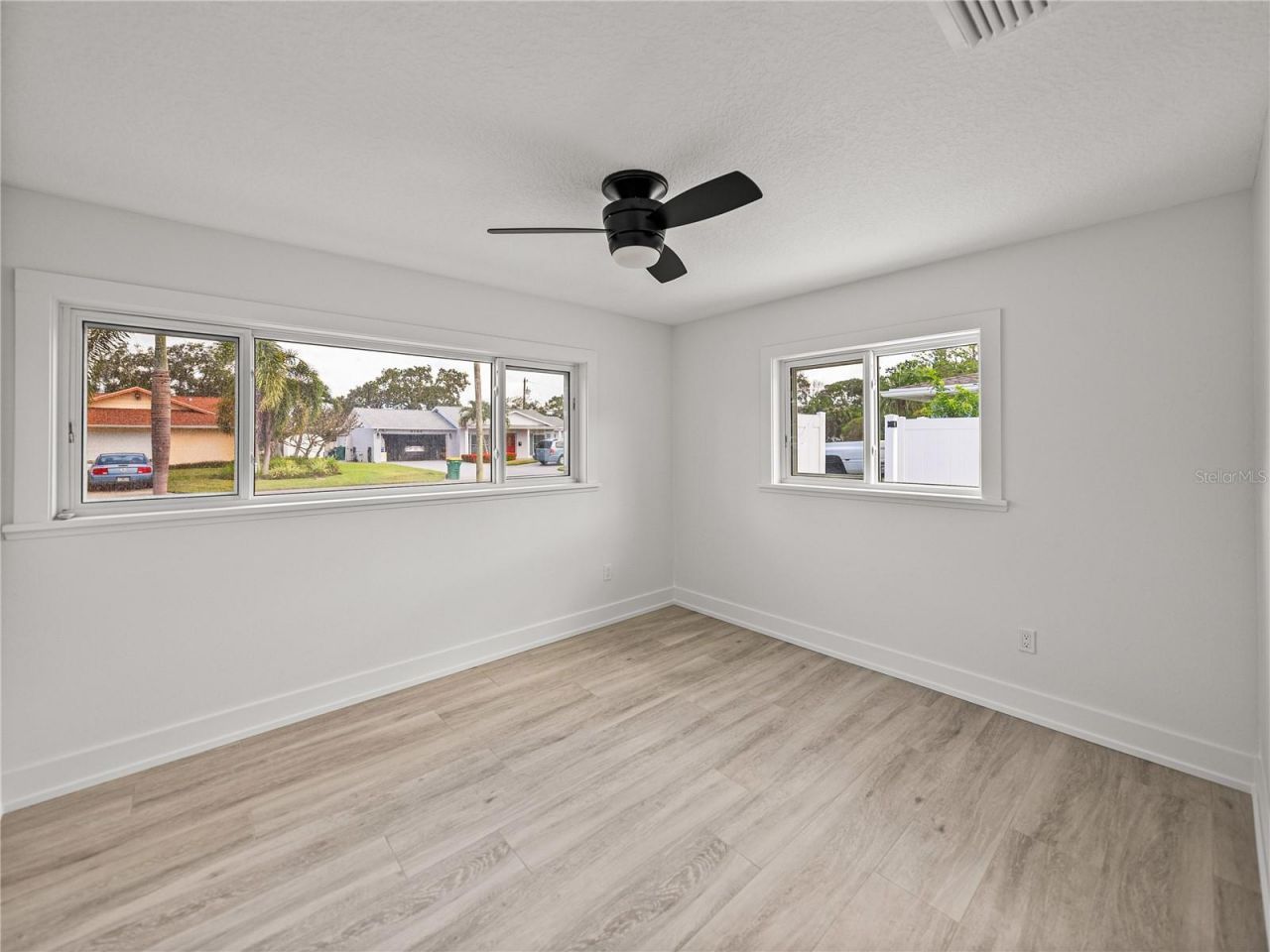 6709 Cardinal Drive S, Saint Petersburg, FL 33707 Photo